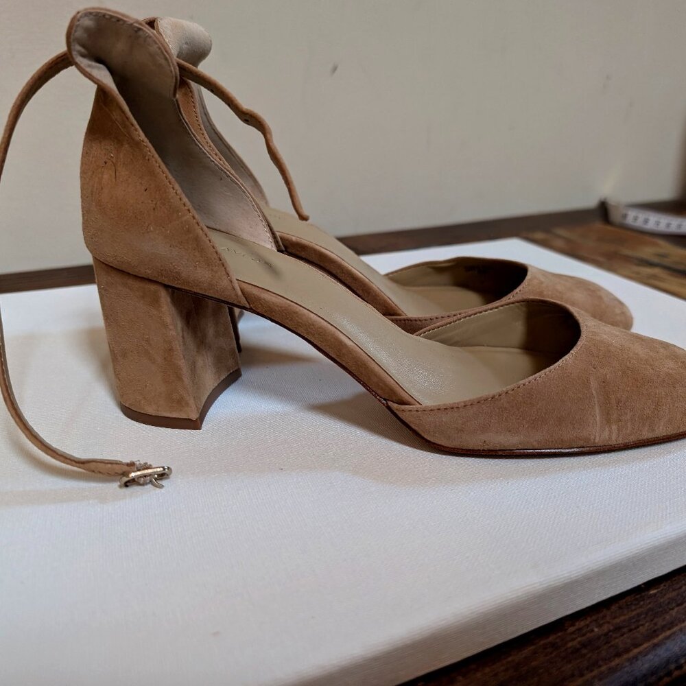 Ann Taylor Ankle strap pumps